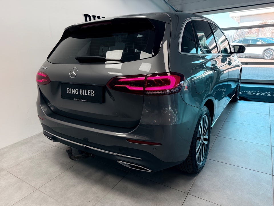 Mercedes B250 e 1,3 Progressive aut. 5d