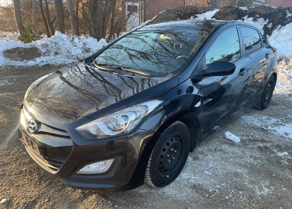 Hyundai i30 1,6 GDi Style Eco 5d