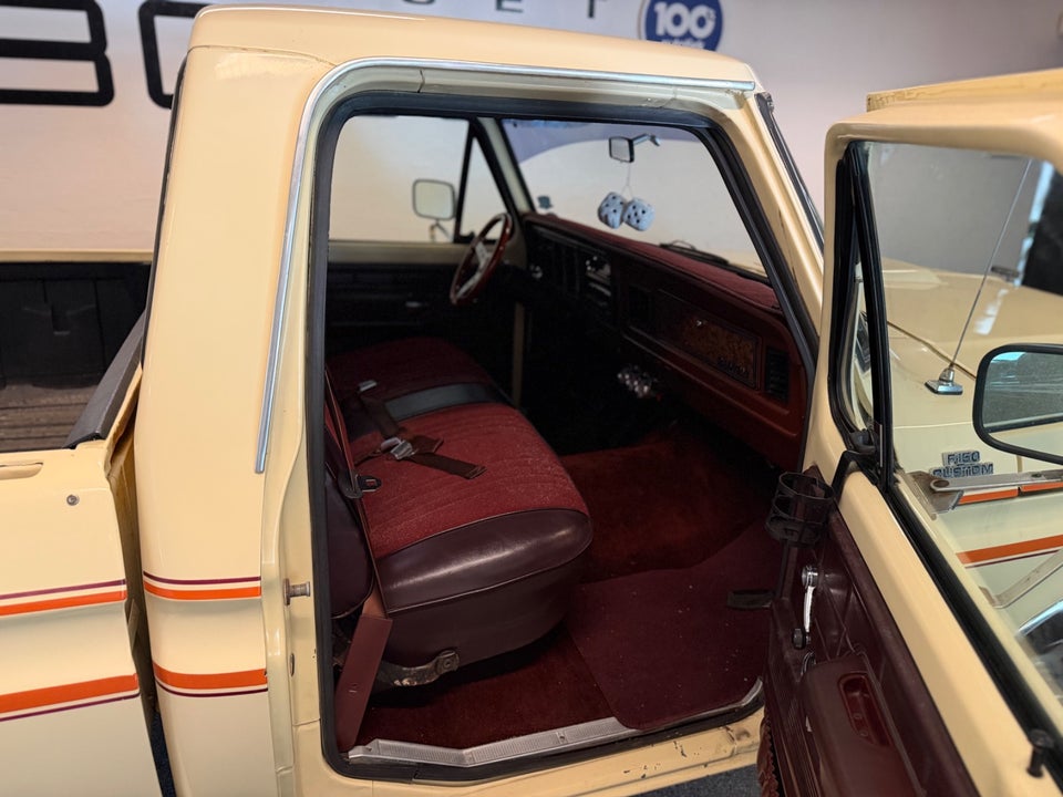 Ford F-150 5,0 Custom aut. 2d