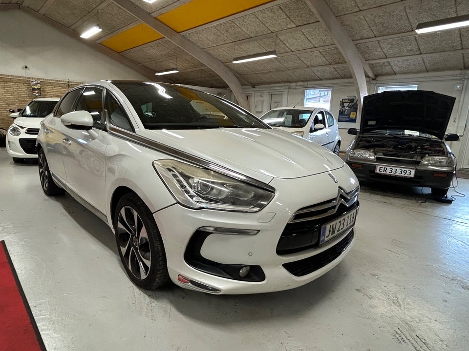 Citroën DS5 1,6 e-HDi 112 Style E6G 5d