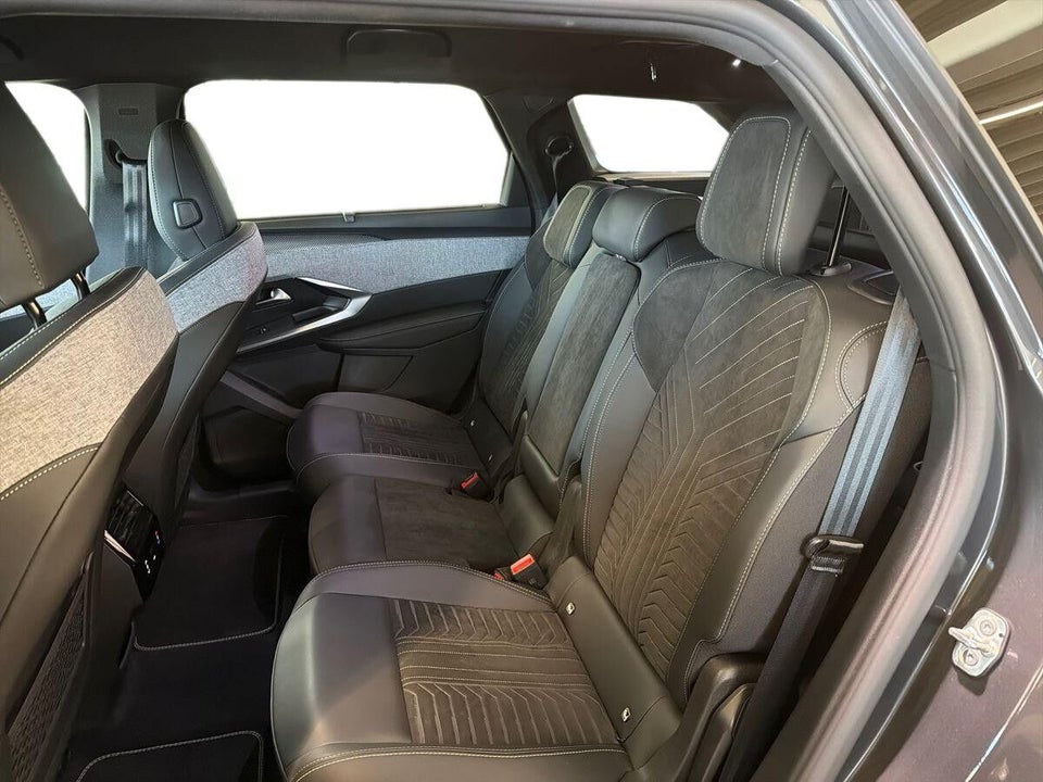 Peugeot e-5008 77 GT Pack 7prs 5d