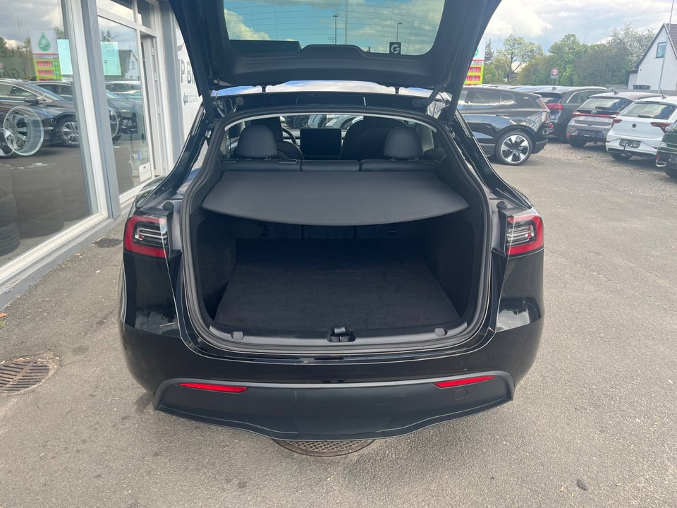 Tesla Model Y Long Range AWD 5d