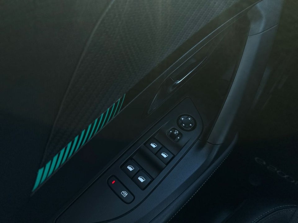 Peugeot e-2008 50 Allure 5d