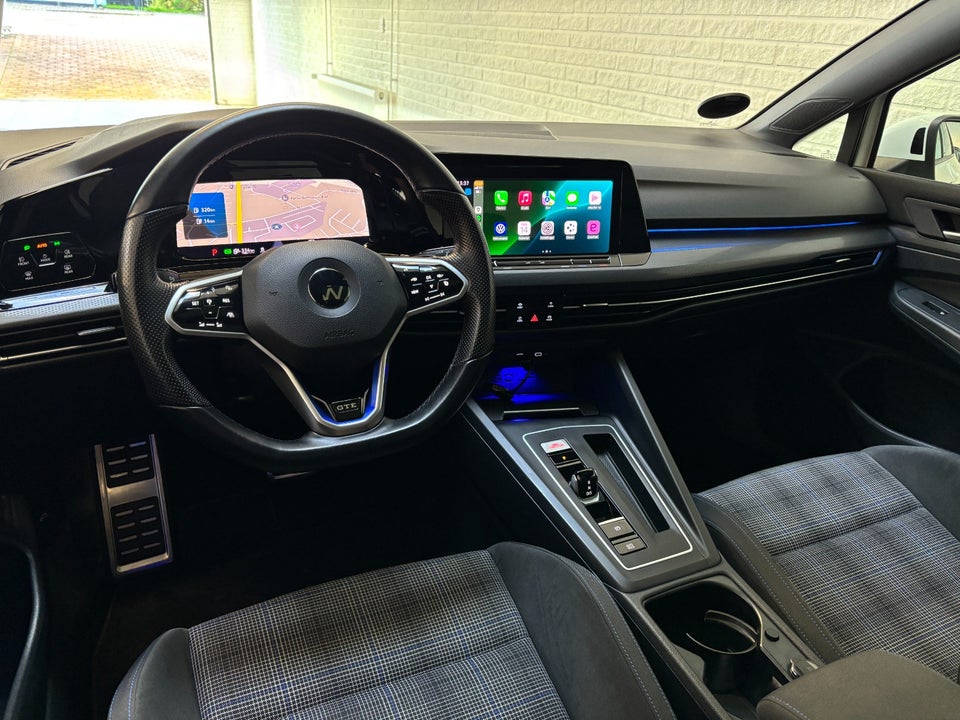 VW Golf VIII 1,4 GTE DSG 5d