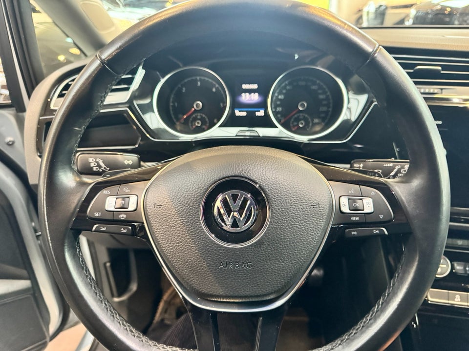 VW Touran 2,0 TDi 150 Highline DSG Van 5d