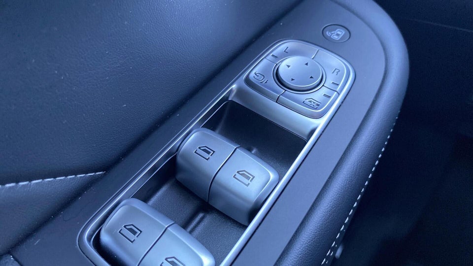 MG Marvel R Luxury 5d