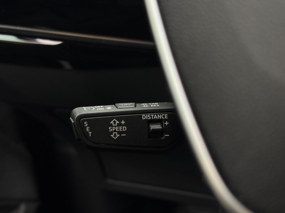 Audi Q8 e-tron 55 S-line quattro 5d