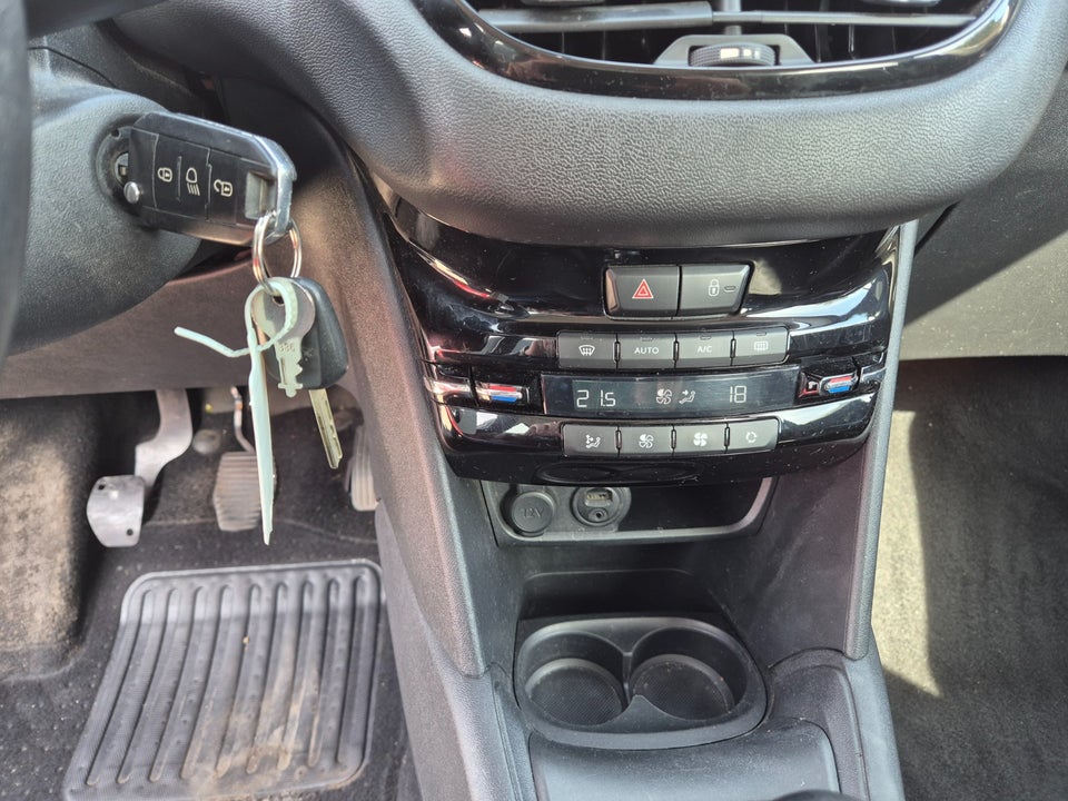 Peugeot 208 1,6 e-HDi 92 Active 5d