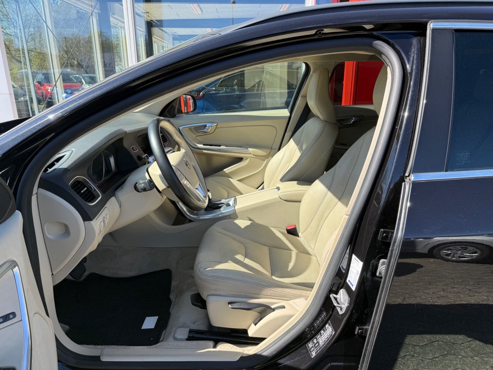 Volvo V60 2,0 D4 190 Momentum aut. 5d