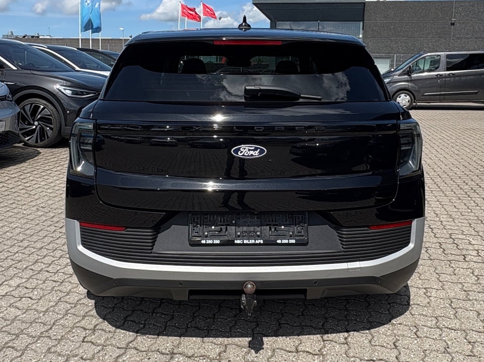 Ford Explorer 77 Premium Extended Range 5d