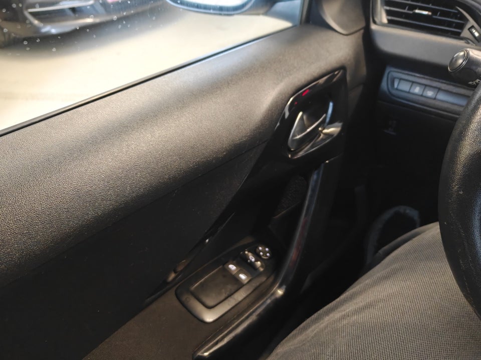 Peugeot 208 1,6 e-HDi 92 Active 3d