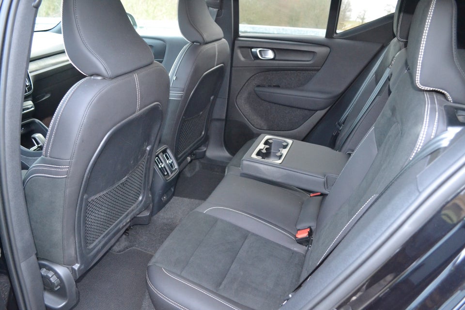 Volvo XC40 ReCharge Extended Range Plus 5d