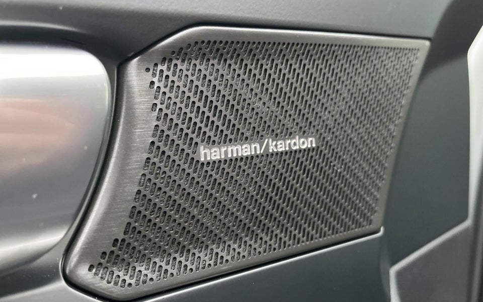 Volvo EX40 Extended Range Black Edition 5d