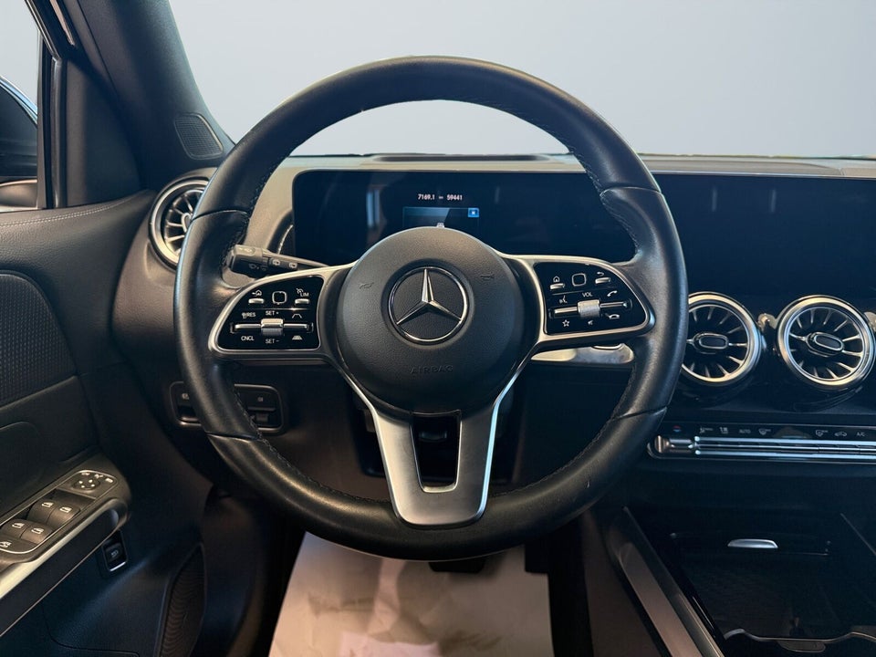 Mercedes EQB250 Progressive 5d