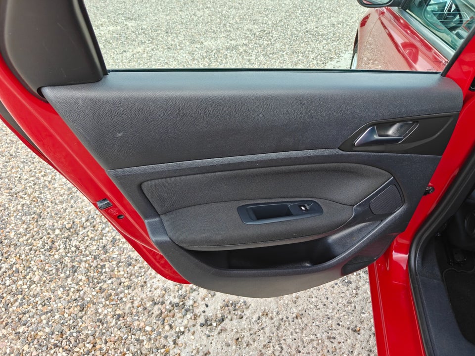 Peugeot 308 1,6 BlueHDi 120 Active SW 5d