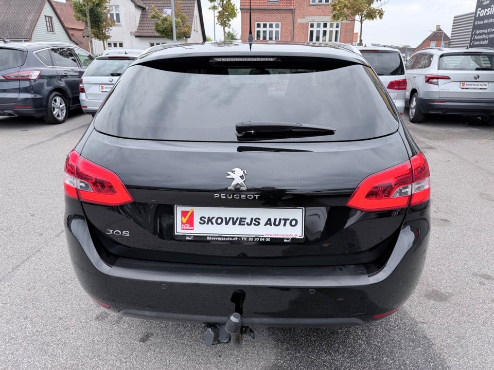 Peugeot 308 1,5 BlueHDi 130 Selection Sky SW 5d