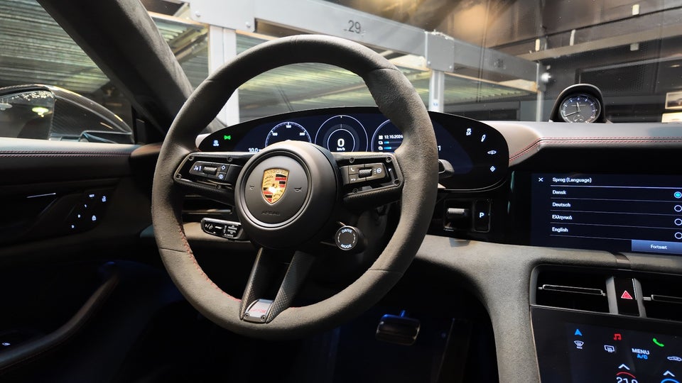 Porsche Taycan GTS Performance+  4d