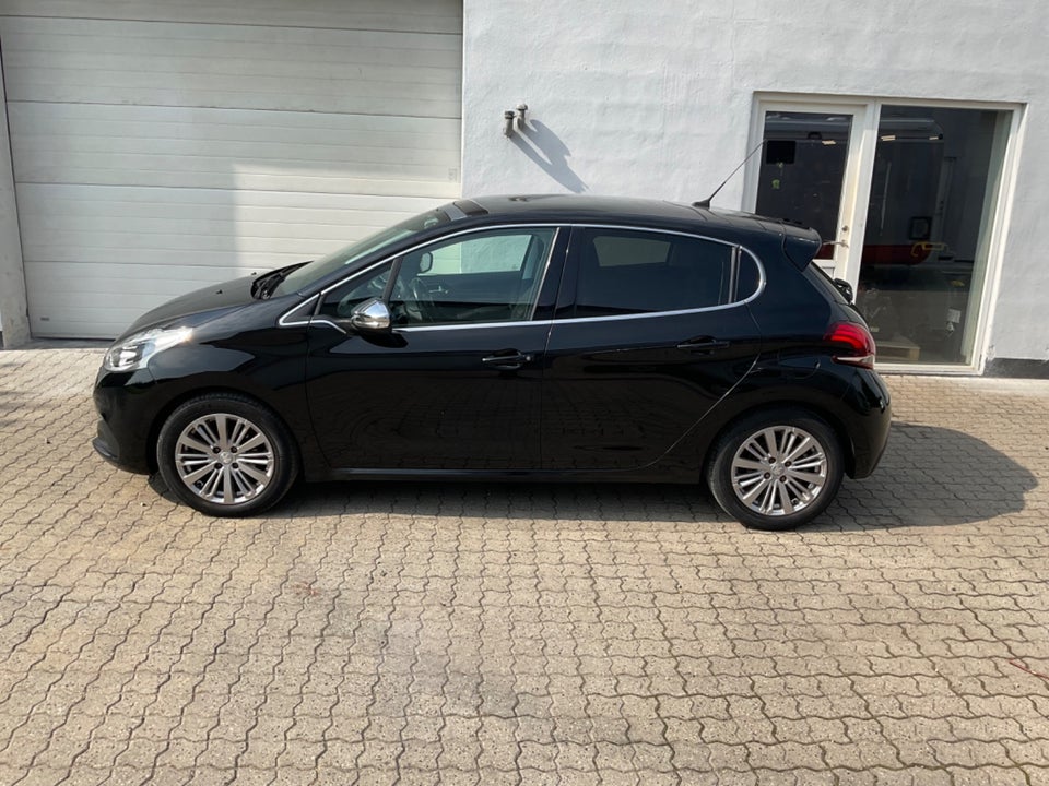 Peugeot 208 1,6 BlueHDi 100 Desire Sky 5d