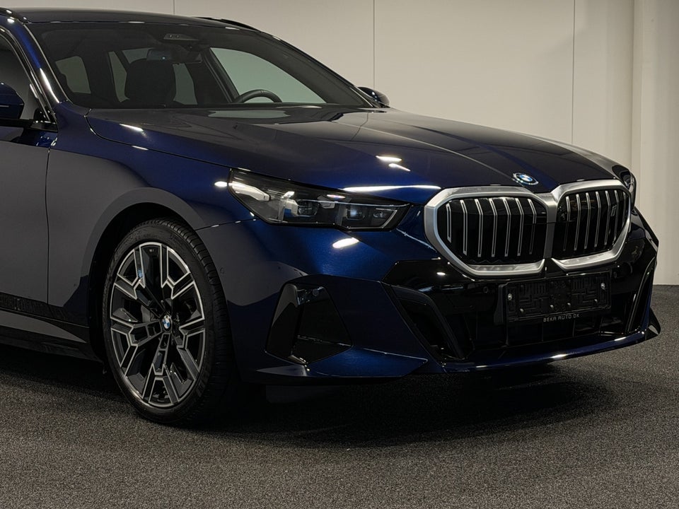 BMW i5 eDrive40 Touring Fully Charged 5d