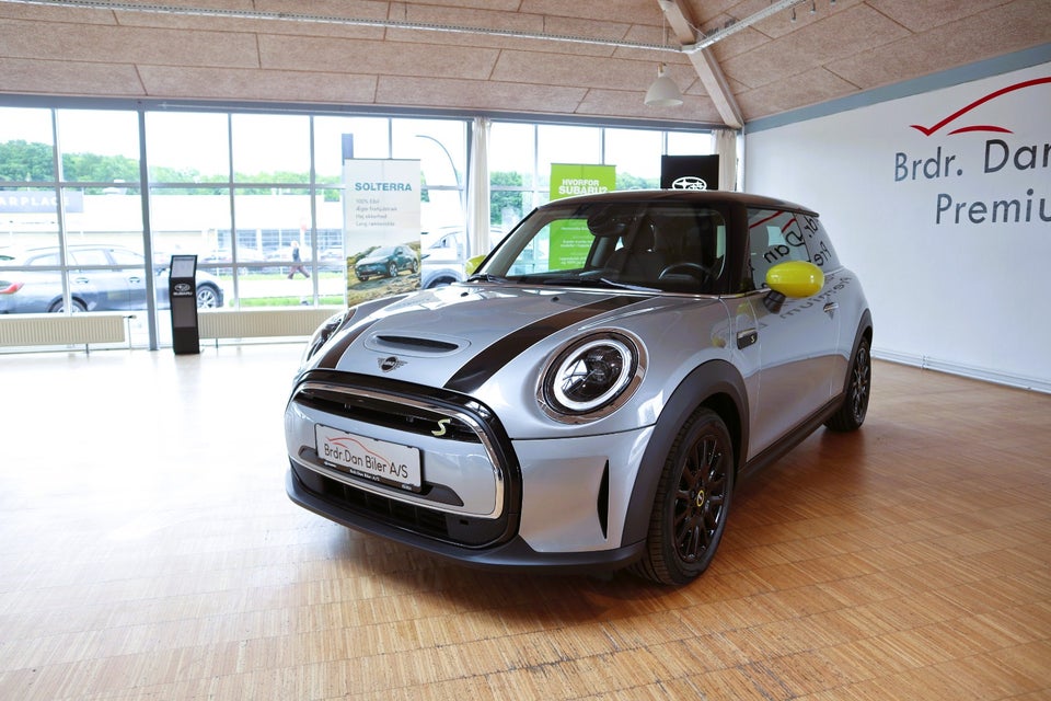 MINI Cooper SE Classic Trim 3d