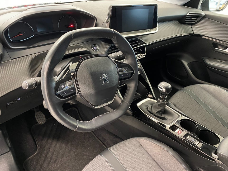 Peugeot 208 1,2 PureTech 100 Platin Pack 5d