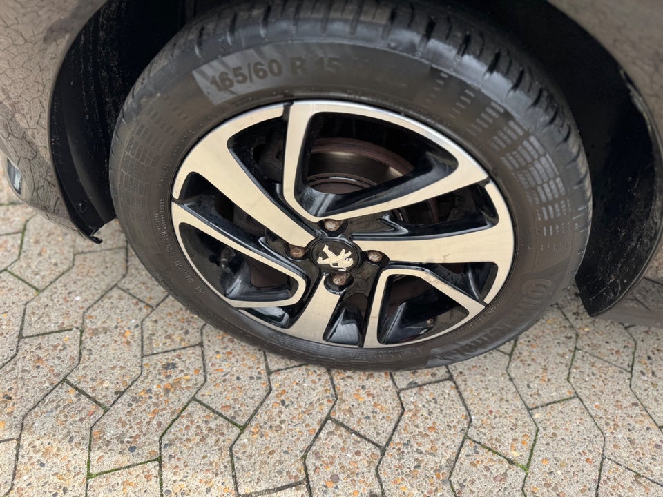 Peugeot 108 1,0 e-VTi 72 Allure+ 5d