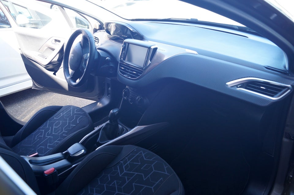 Peugeot 2008 1,2 VTi 82 Allure 5d