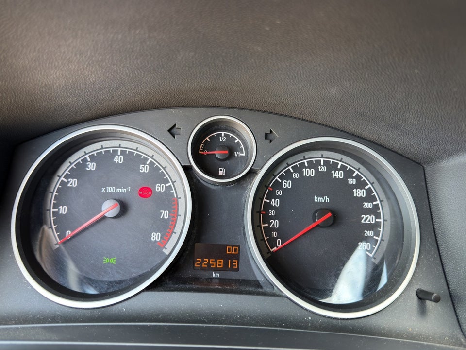 Opel Zafira 1,8 16V Limited 7prs 5d