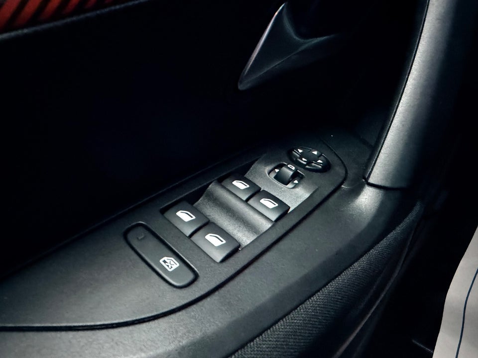 Peugeot e-2008 50 Active 5d