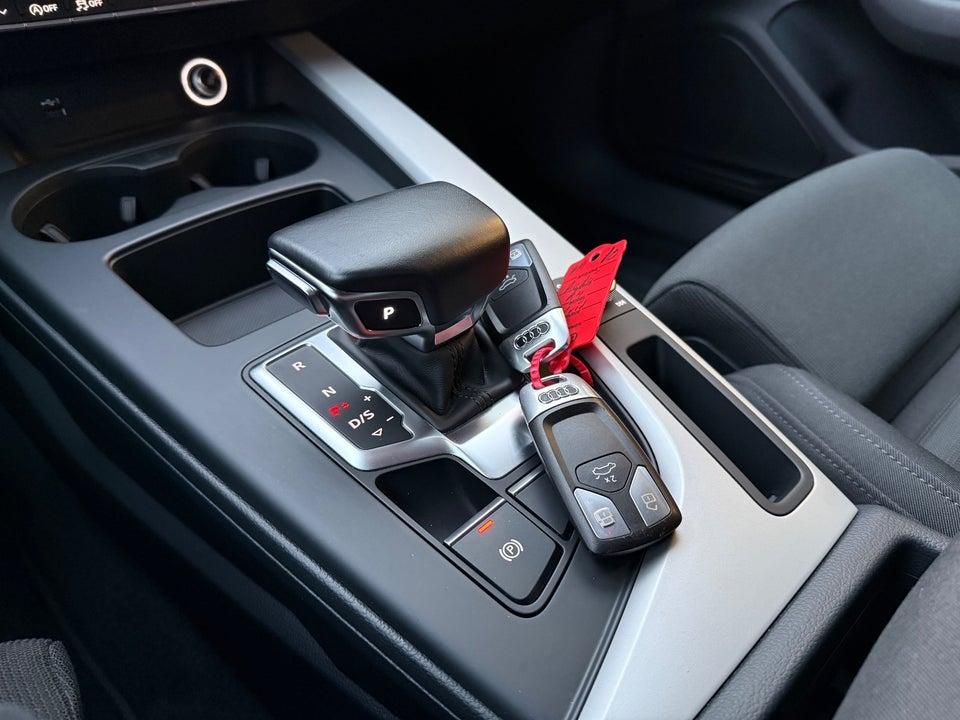 Audi A4 40 TFSi Advanced Prestige Tour plus S-tr. 4d