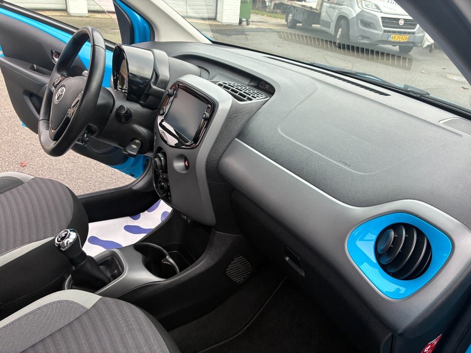 Toyota Aygo 1,0 VVT-i x-plore 5d