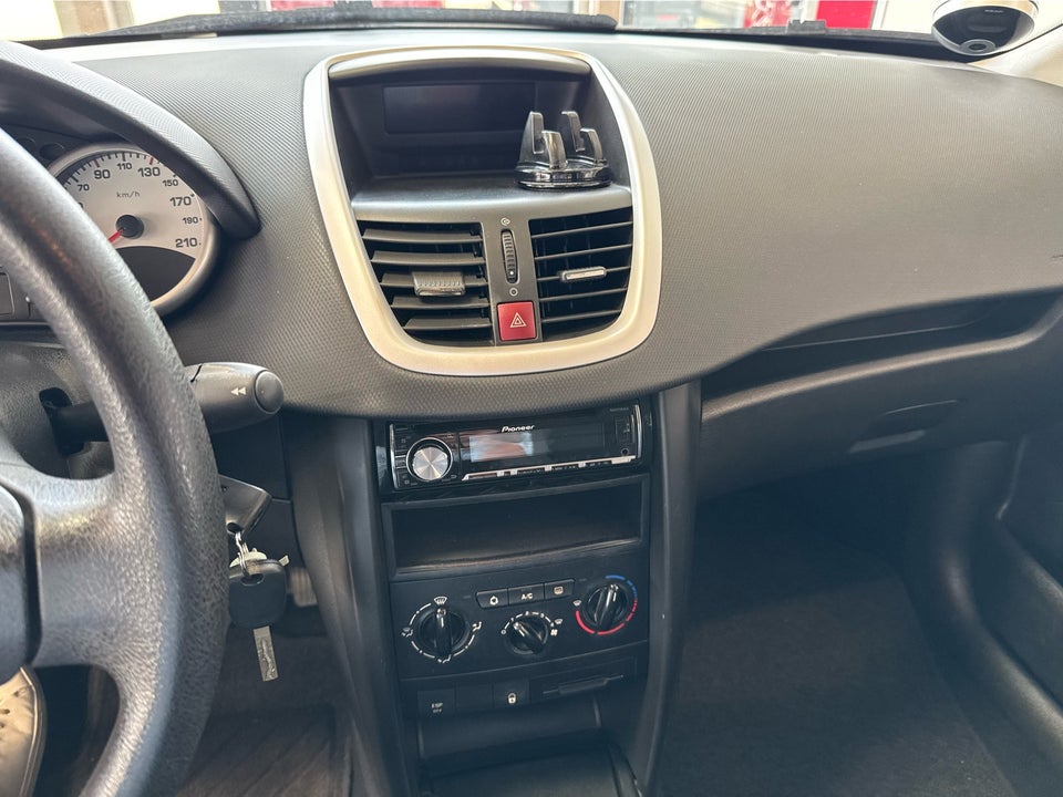 Peugeot 207 1,6 HDi 110 Premium 5d
