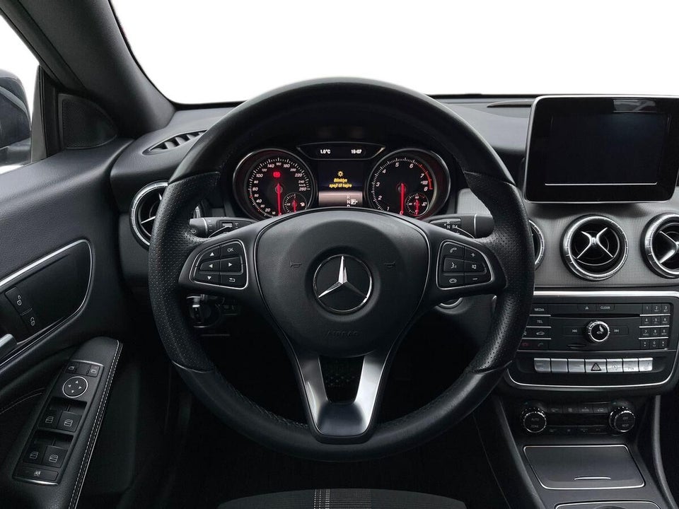 Mercedes CLA200 1,6 Shooting Brake aut. 5d