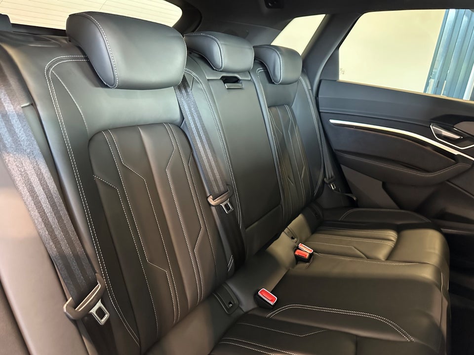 Audi e-tron 55 S-line quattro 5d