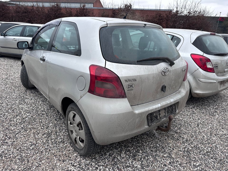 Toyota Yaris 1,3 Luna 3d
