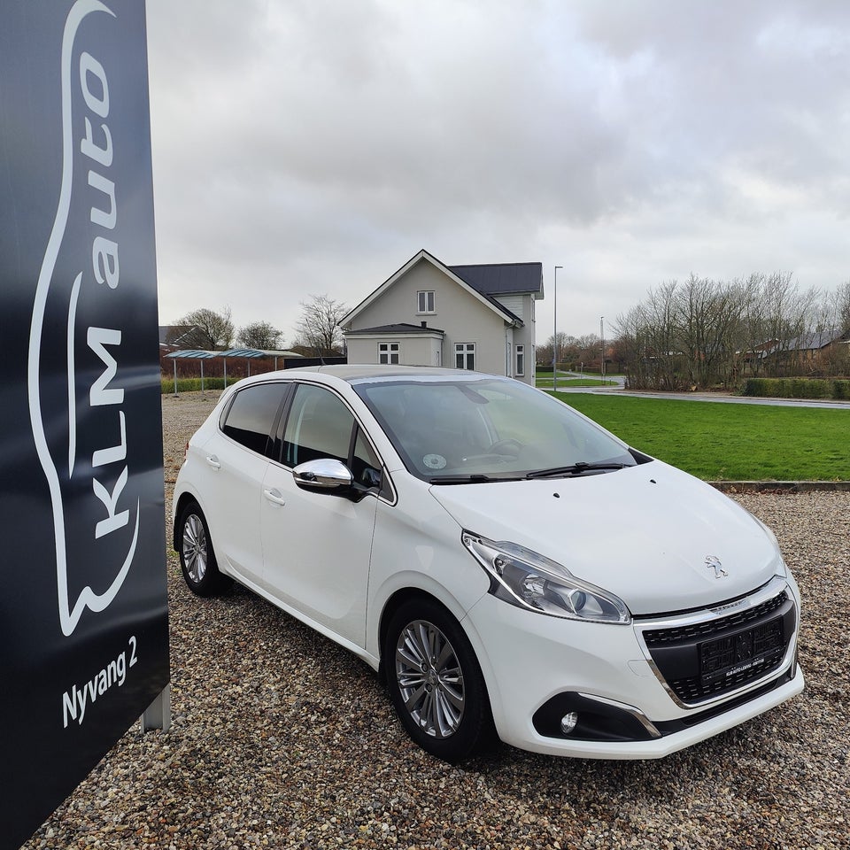 Peugeot 208 1,6 BlueHDi 100 Allure Sky 5d