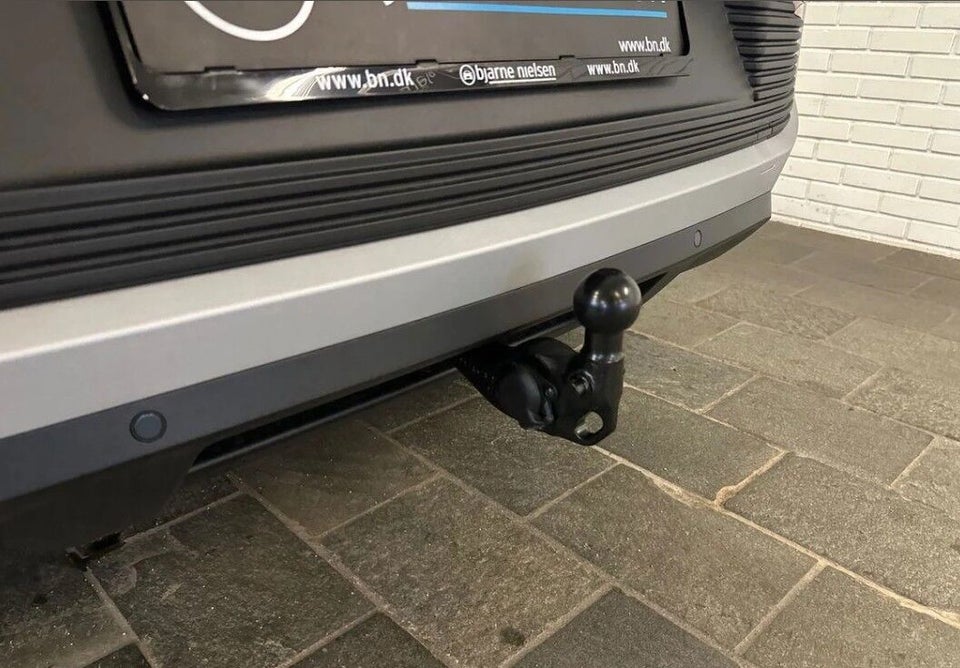 Ford Explorer 84 Select Extended Range AWD 5d