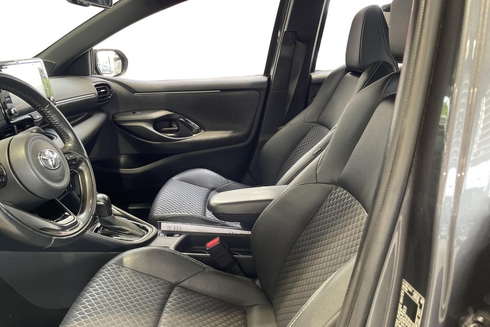 Toyota Yaris 1,5 Hybrid H3 e-CVT 5d