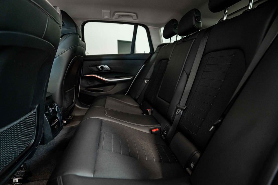 BMW 330e 2,0 Touring Sport Line aut. 5d