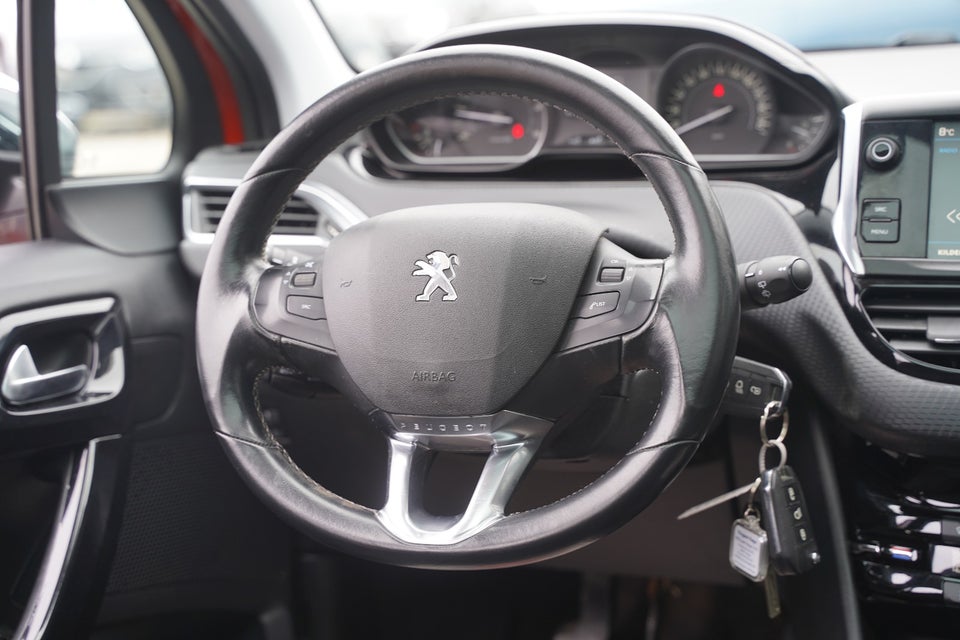Peugeot 208 1,6 BlueHDi 100 Allure Sky 5d