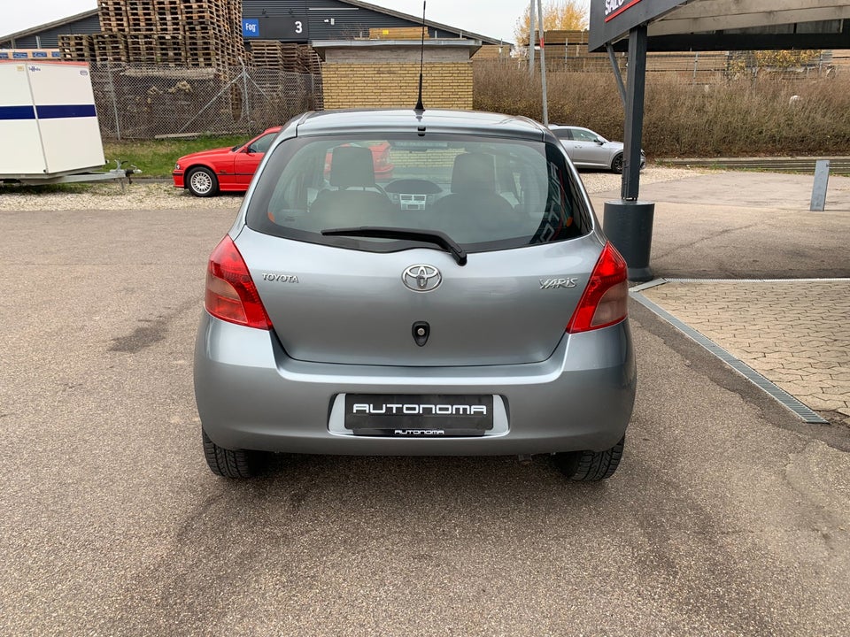 Toyota Yaris 1,3 Luna 5d