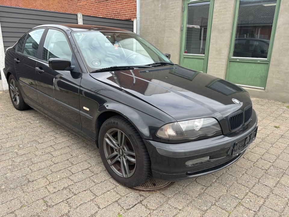 BMW 318i 1,9  4d