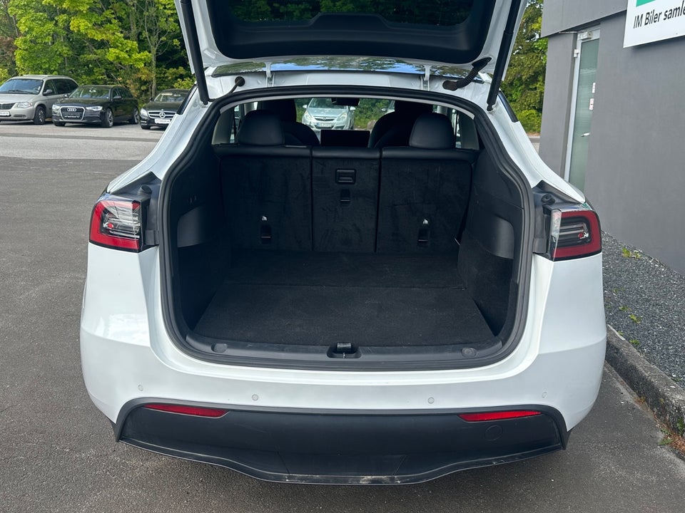 Tesla Model Y Long Range AWD 5d