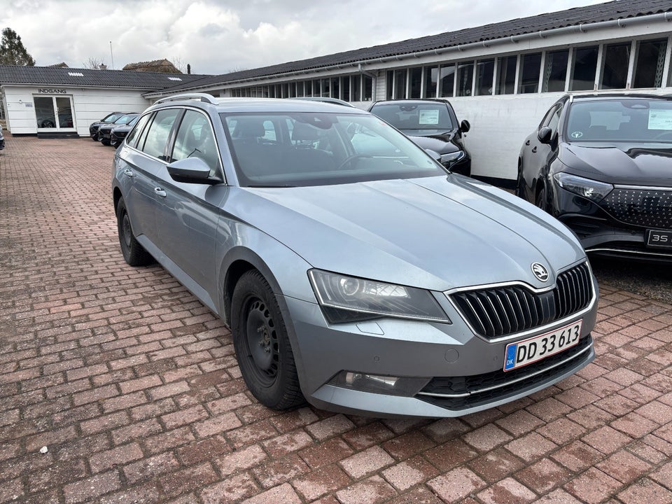 Skoda Superb 2,0 TDi 190 Style Combi DSG 5d