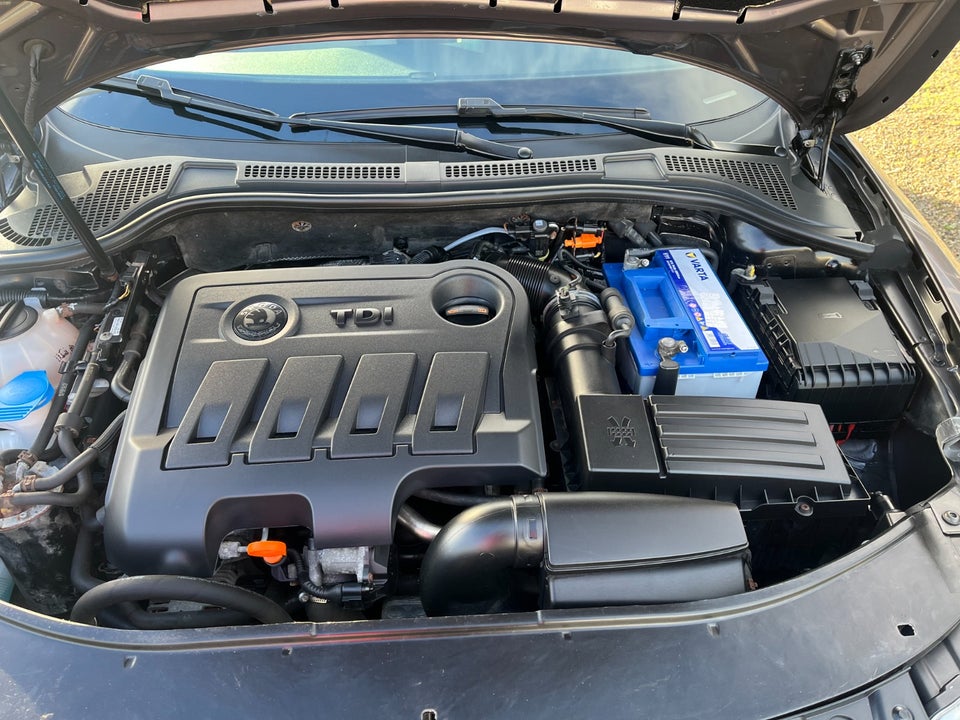 Skoda Superb 2,0 TDi 170 Elegance Combi DSG 5d