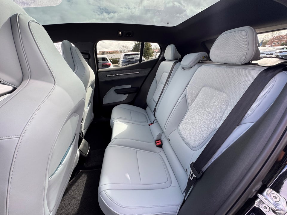 Volvo EX30 Extended Range Ultra 5d