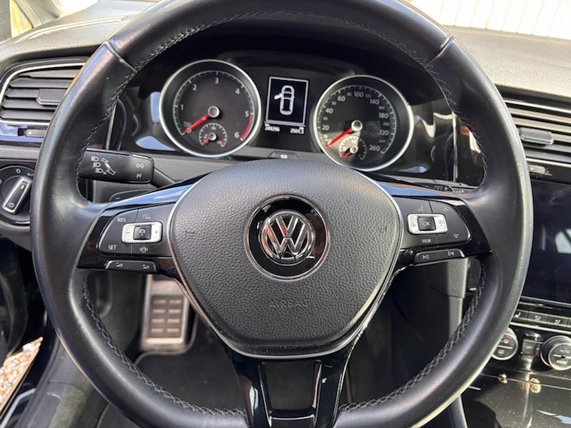 VW Golf VII 1,6 TDi 115 IQ.Drive DSG 5d