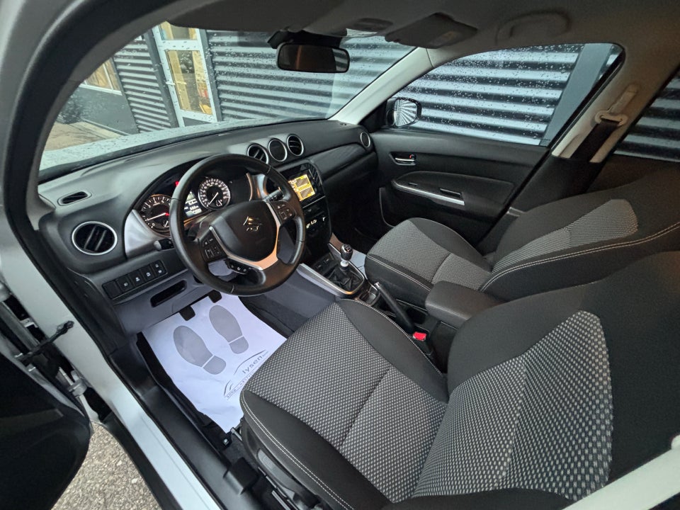 Suzuki Vitara 1,4 mHybrid Active 5d