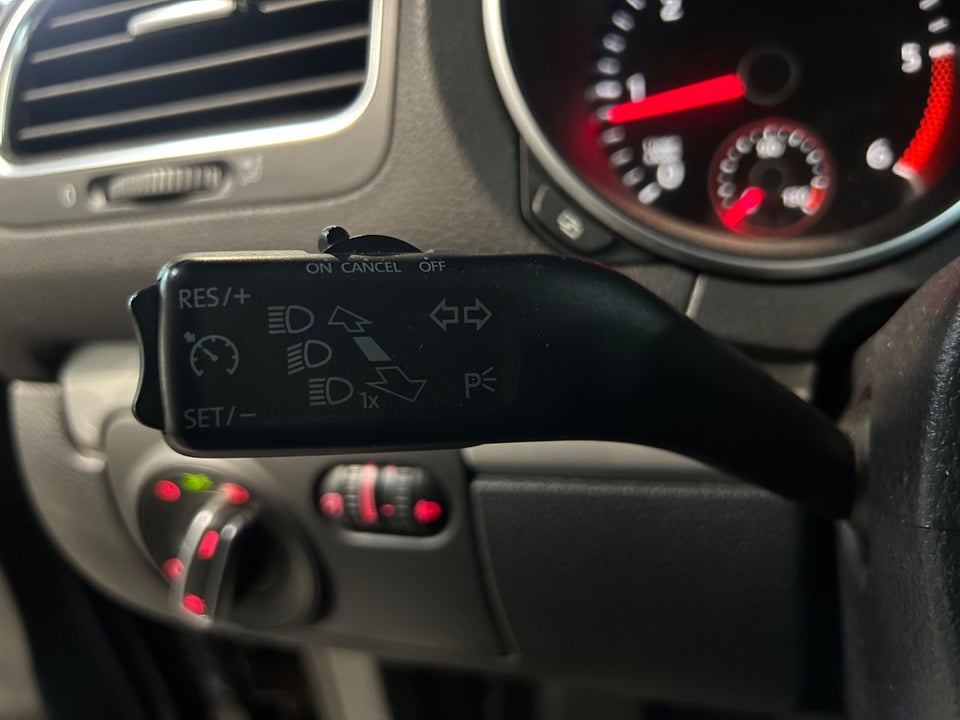 VW Golf VI 1,6 TDi 105 Comfortline BMT 5d