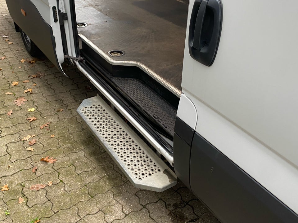 Iveco Daily 3,0 35C18 16m³ Van AG8